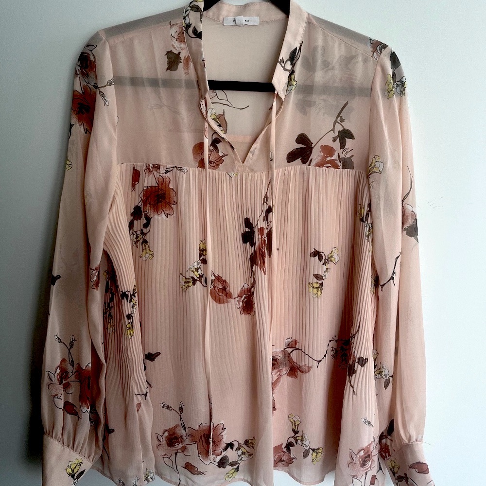 Floral top with pleats